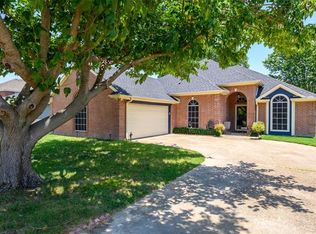 4542 Gildersleeve St, Grand Prairie, TX 75052