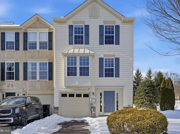 3 Carriage House Rd, Pottstown, PA 19465