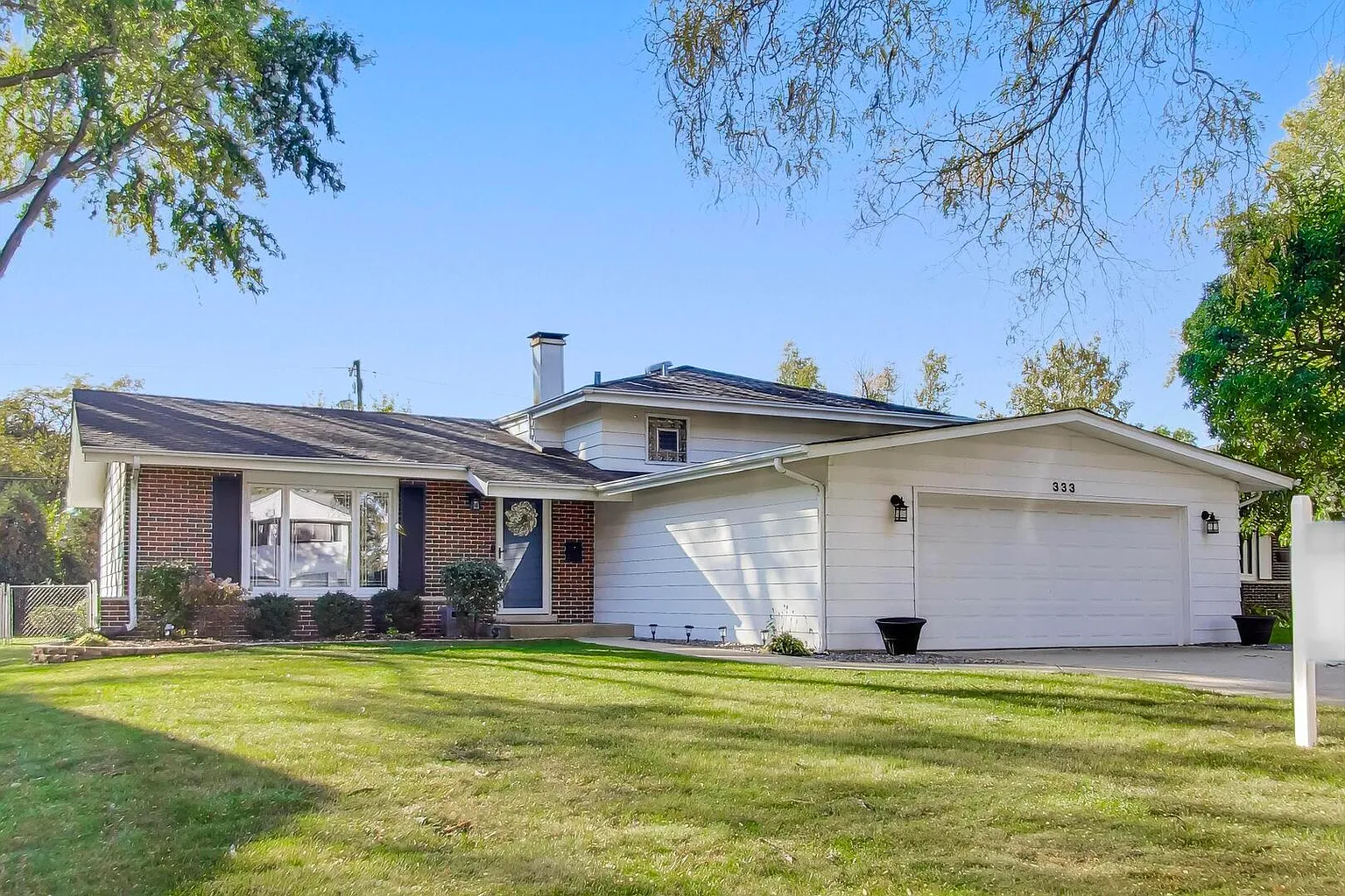333 W Goebel Dr photo 1