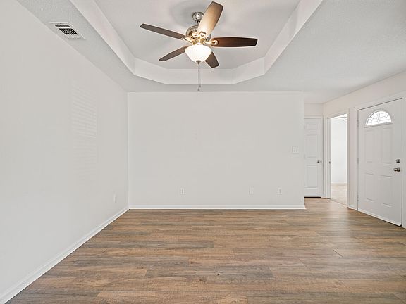5th image of 1134 Sweetbriar Sta