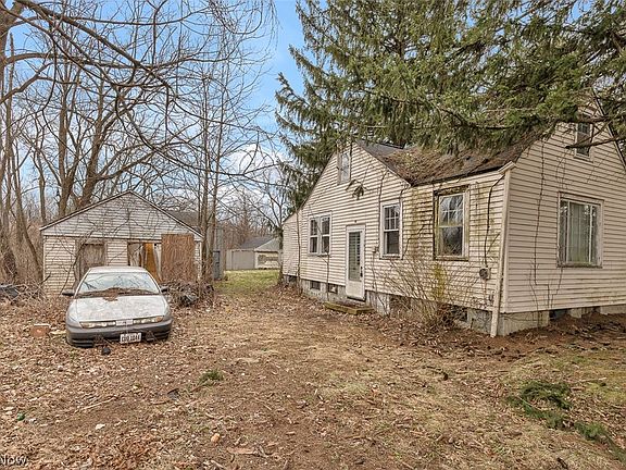 2nd image of 229 W 130th St