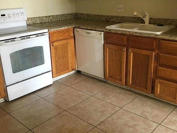 5th image of 525 N May St APT 9