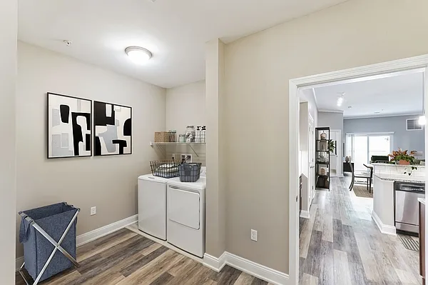 Highcroft Apartments — Photo 8