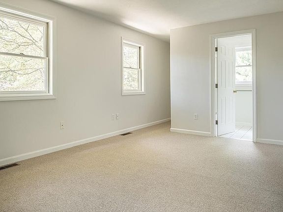 5th image of 33 Cottage St Unit 33