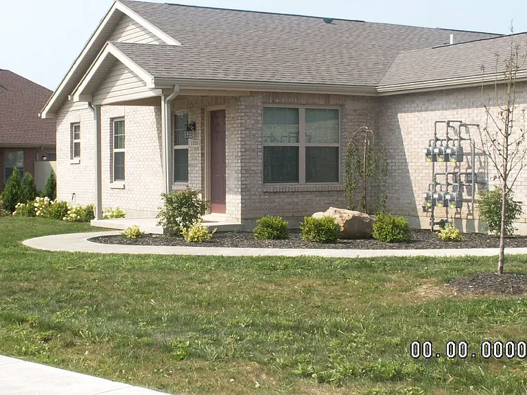 2240 Morning Glory Cir — Photo 28