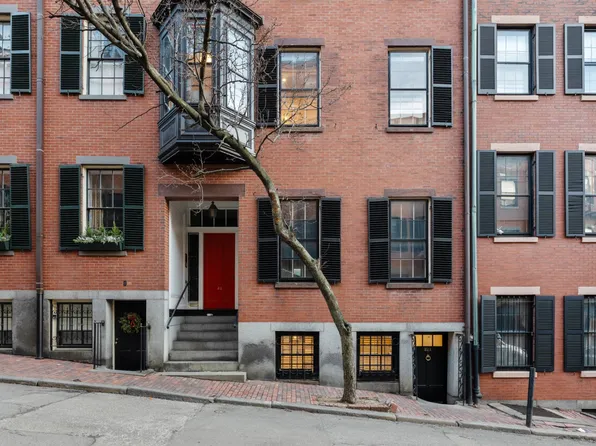 82 Pinckney St #A, Boston, MA 02114