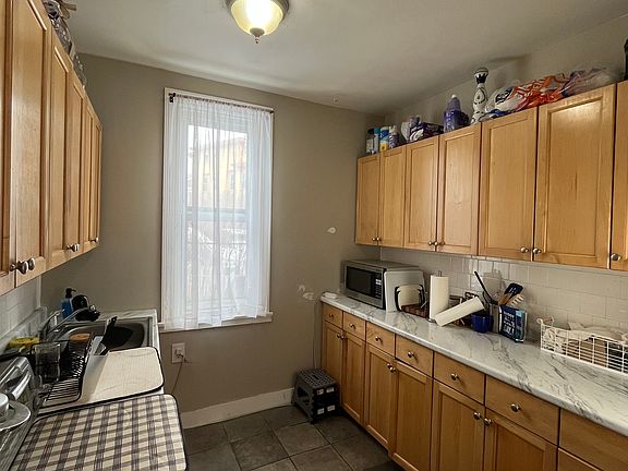 5th image of 465 W Fountain St #1