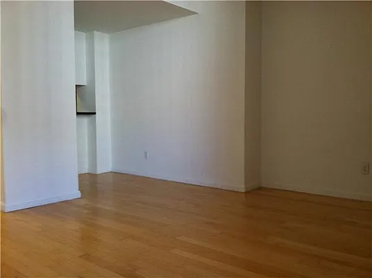 Rented by R New York | media 40