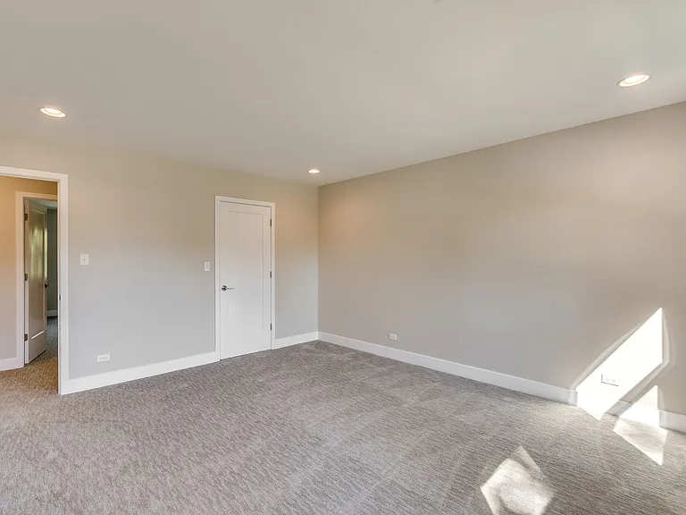 The Trevian Townhomes (Lake) — Photo 29