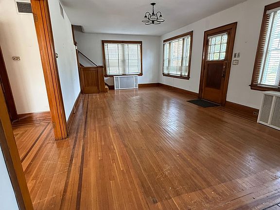 3rd image of 3600 Erie Ave