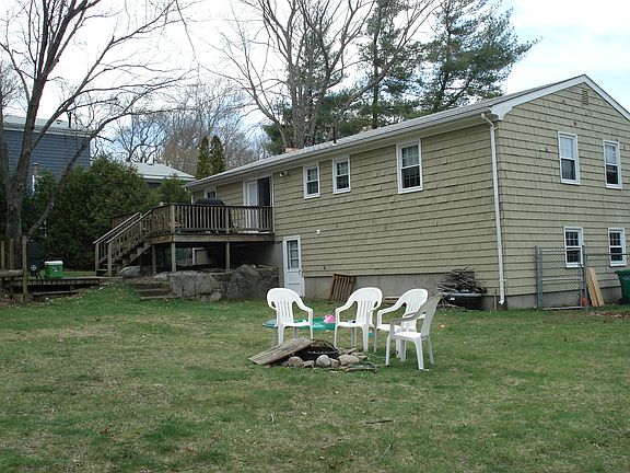 3rd image of 36 Wampum Dr