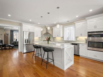 40 Grove St #1, Waltham, MA, 02453