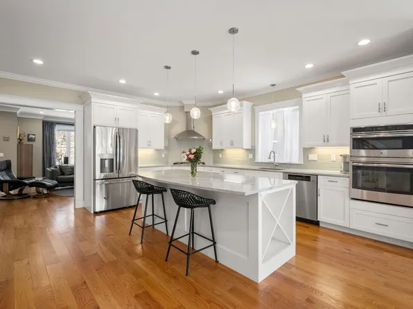 40 Grove St #1, Waltham, MA 02453