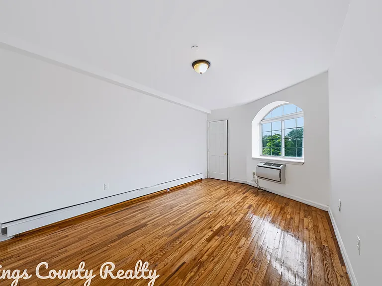 8914 S Conduit Ave #3A — Photo 2