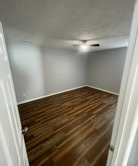 630 Varsity Dr — Photo 4