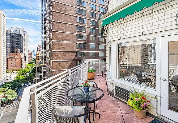 2nd image of 240 E 55th St APT 15C