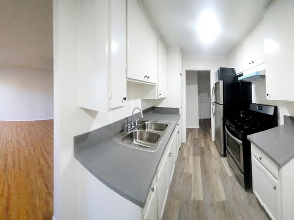 4th image of 121 S Catalina St #101