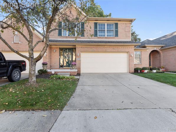 23731 W Lake Cir