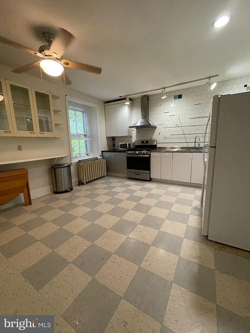 1 bed, 800 sqft, $1,250 — Photo 4