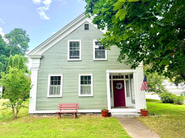48 Cross St, Newbury, VT 05051