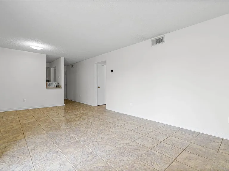 119 Riverbend Dr — Photo 5