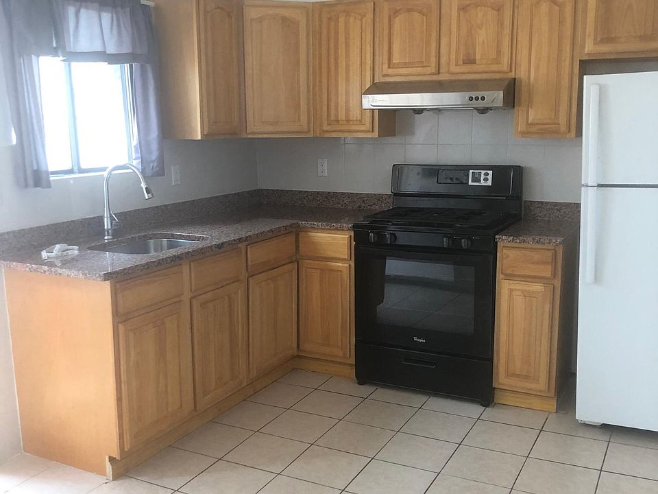 1st image of 448 Clifton Ave #1