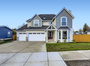 560 E 3rd St, Yamhill, OR