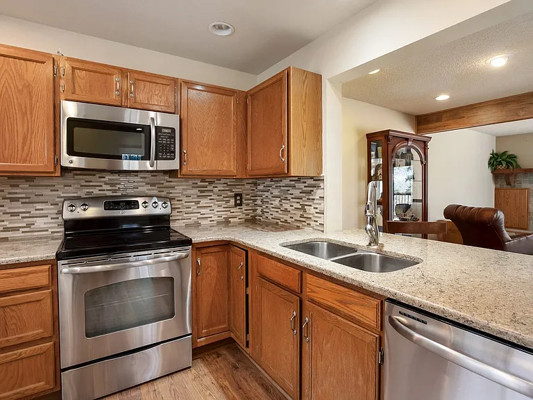590 Greenway Ct #A — Photo 15