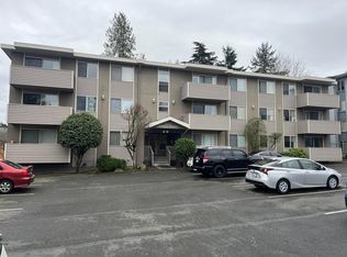 1135 N 200th St, Seattle, WA 98133