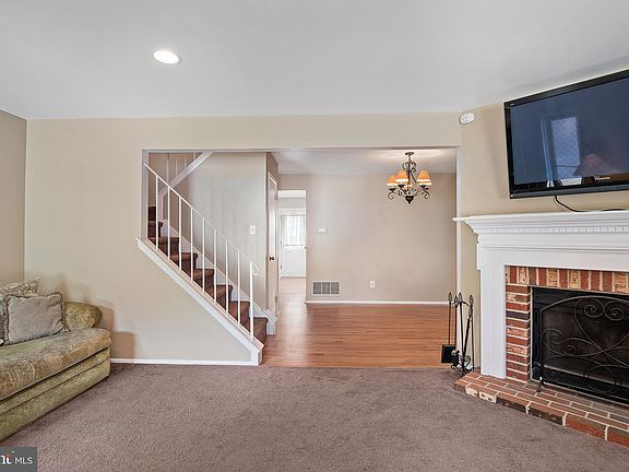 4th image of 505 Essex Ct