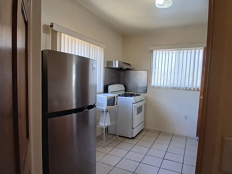 3682 Herman Ave #B — Photo 9