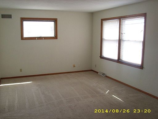 2nd image of 308 Robinhood Ln APT B