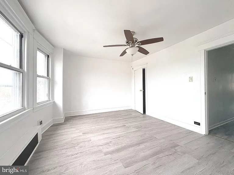 2241 Knorr St — Photo 19