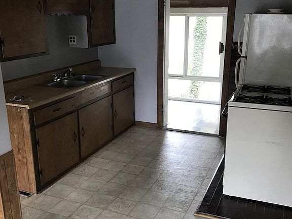 4th image of 24 Burwell Ave APT B