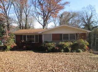 6139 Rosecrest Dr, Charlotte, NC 28210