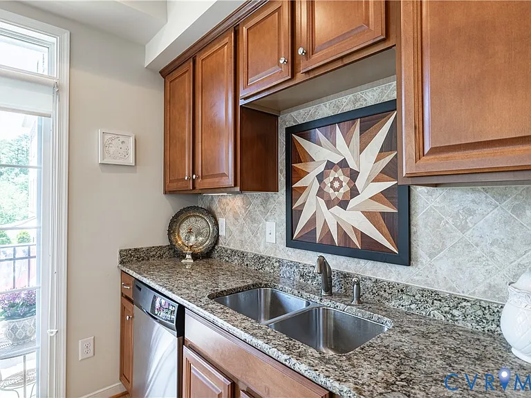 3921 Liesfeld Pl — Photo 19