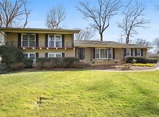 2262 Brookhurst Dr, Dunwoody, GA 30338