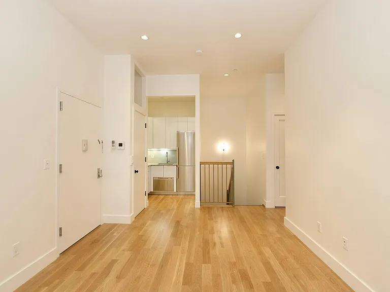 243 E 2nd St #1A — Photo 1