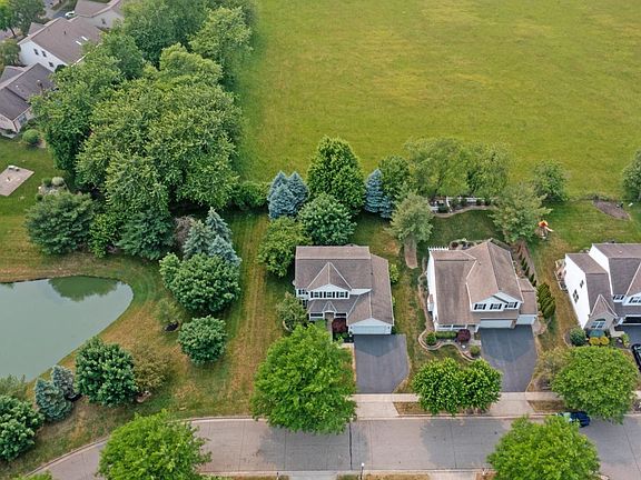3rd image of 875 Sandrock Ave