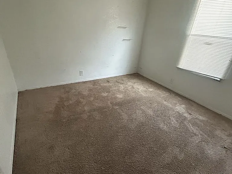 11810 Greenglen Dr — Photo 8