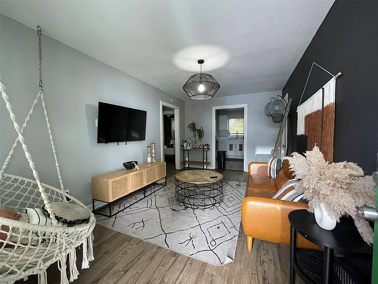 2409 Bastrop St #2 — Photo 10