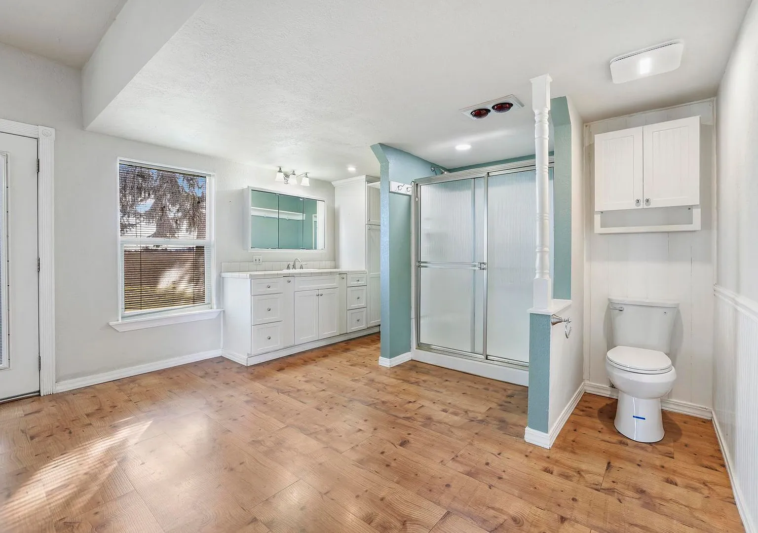 3321 Addison Ave E — Photo 2