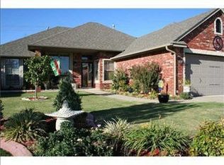 627 W Geronimo Way, Mustang, OK 73064