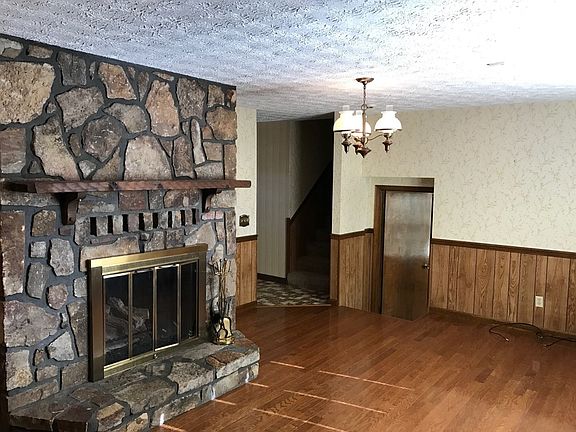 2nd image of 544 Birch St