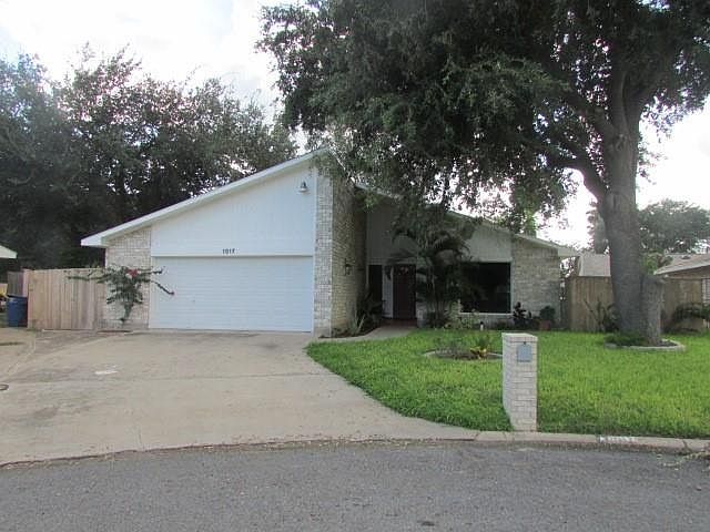 1st image of 1517 N Nightingale Ave