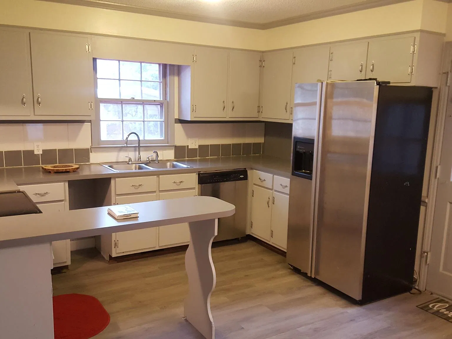 204 Brentwood Dr — Photo 2