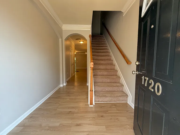 1720 Arbor Gate Dr — Photo 3