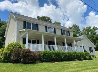14 Red Bud Ln, Huntington, WV 25701