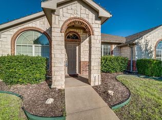 5002 Ambassador Dr, Midlothian, TX 76065