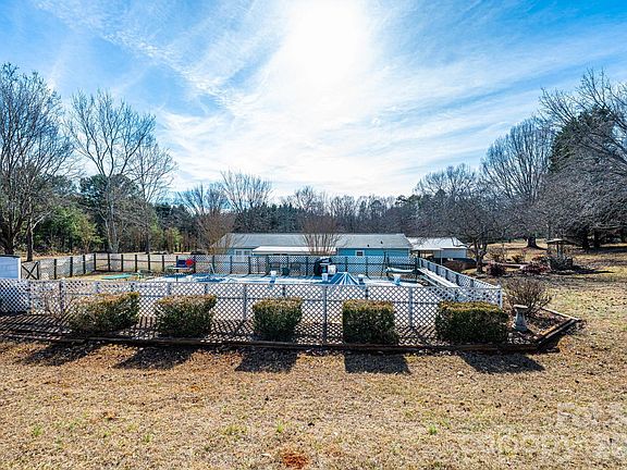 3rd image of 5876 Leil Rd